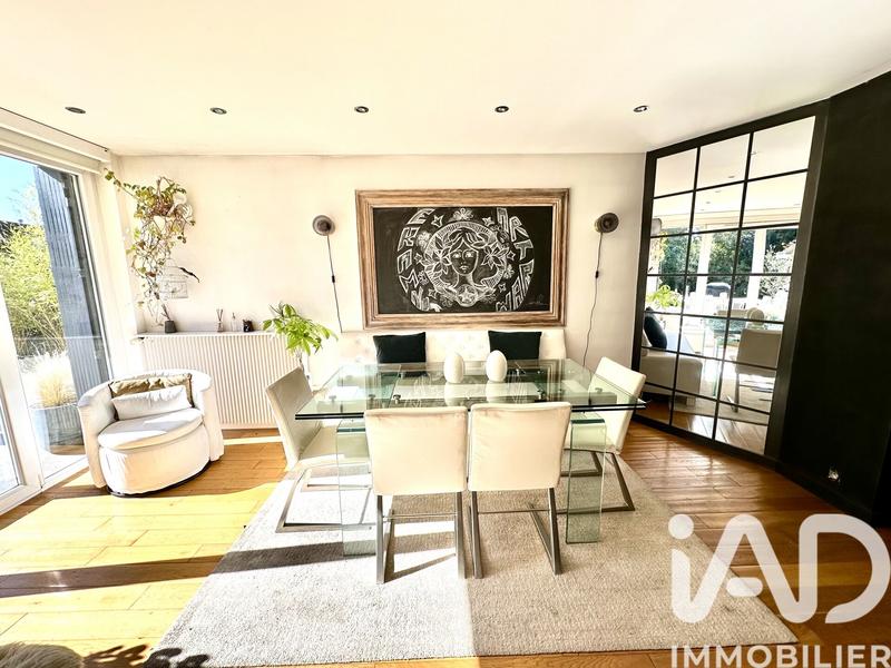 Maison - 200 m² - 6 pièces