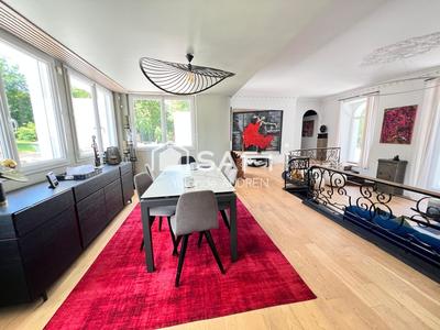 Maison de maîtres - 450 m² - 8 pièces