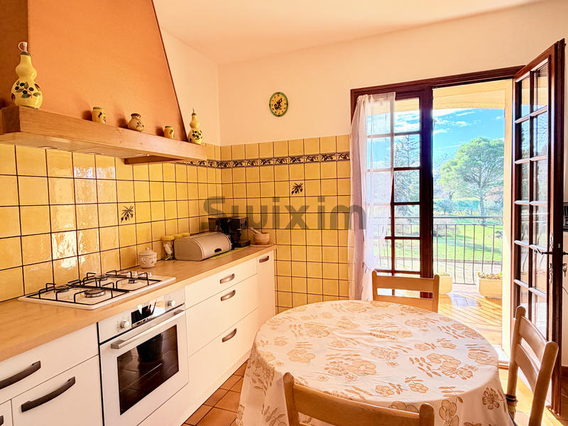 Villa - 270 m² - 8 pièces