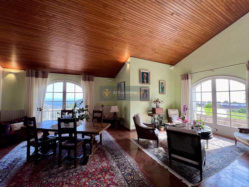 Maison - 381 m² - 12 pièces