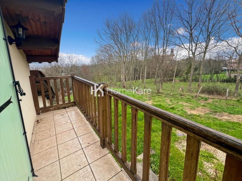 Maison - 220 m² - 6 pièces