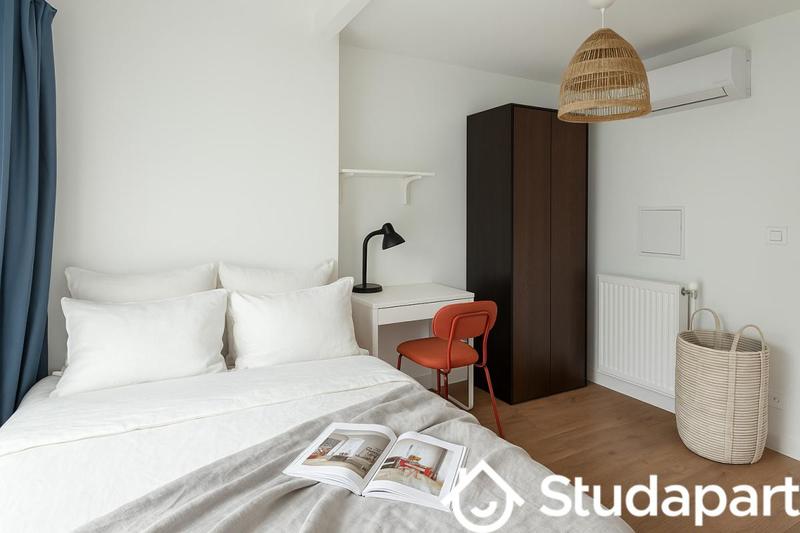 Chambre - 12 m² - 1 pièce