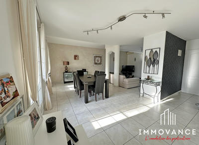 Maison - 200 m² - 6 pièces