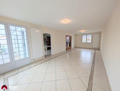 Maison - 96 m² - 5 pièces