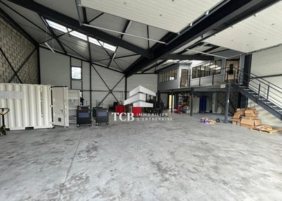 Local d'activités - 294 m²
