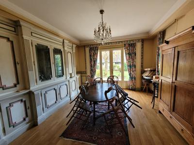 Maison - 284 m² - 8 pièces