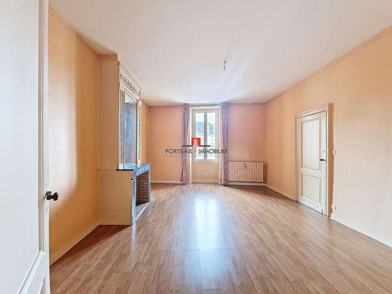 Maison ancienne - 369 m² - 10 pièces
