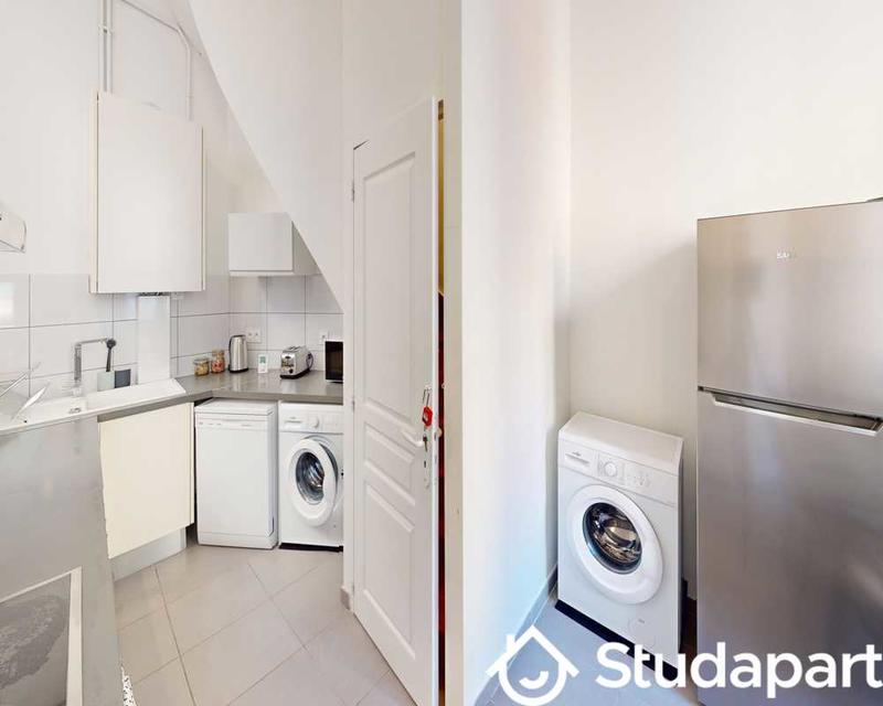 Chambre - 140 m² - 1 pièce