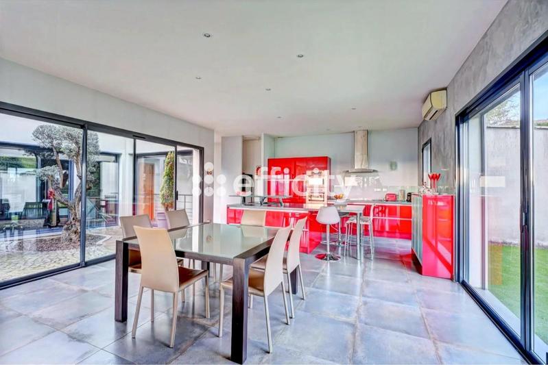 Villa - 174 m² - 6 pièces