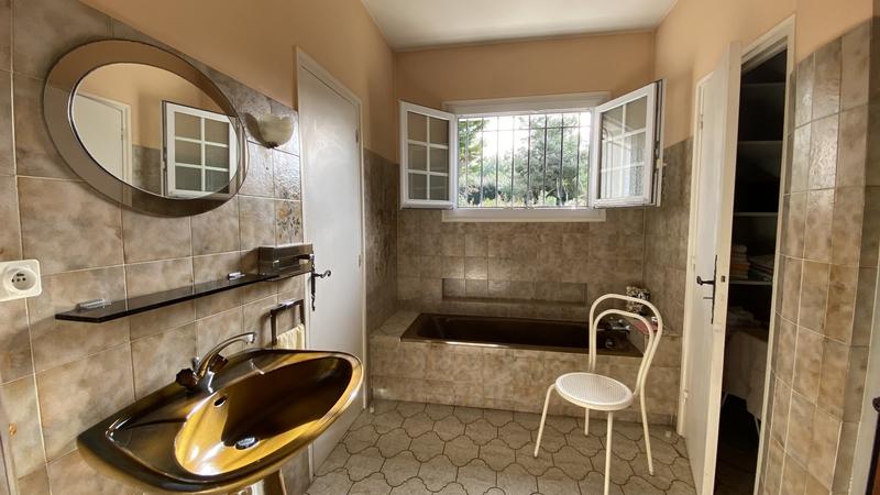 Maison - 210 m² - 6 pièces