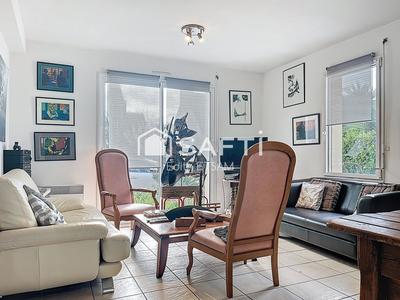 Maison - 95 m² - 5 pièces