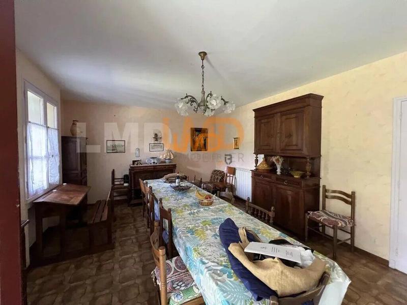 Villa - 237 m² - 8 pièces