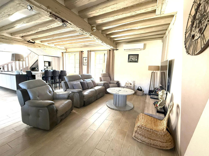 Propriété - 600 m² - 23 pièces