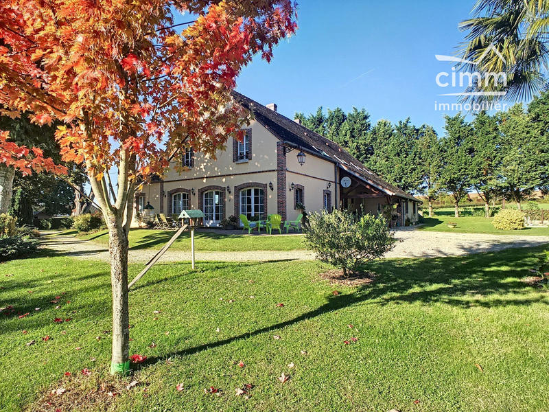 Maison - 365 m² - 15 pièces