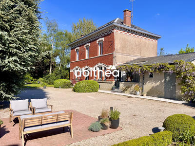 Maison - 330 m² - 11 pièces