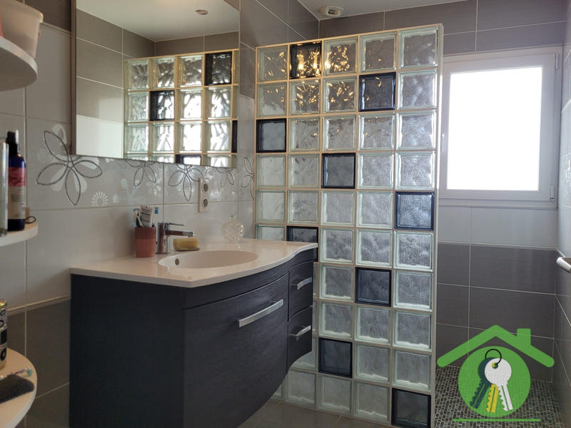 Maison - 104 m² - 4 pièces