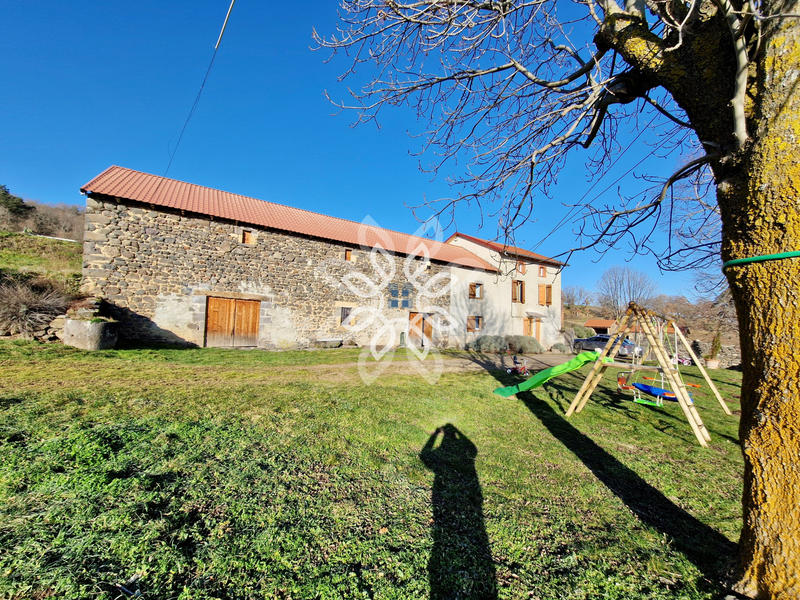 Propriété - 125 m² - 8 pièces