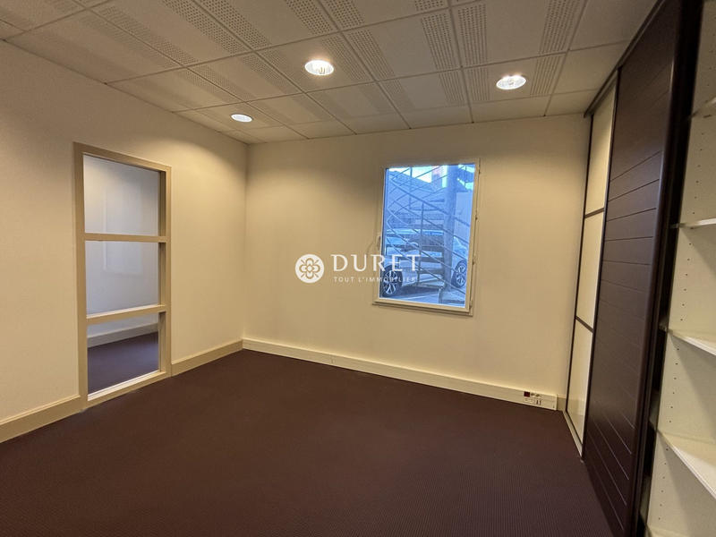 Bureau - 82 m²