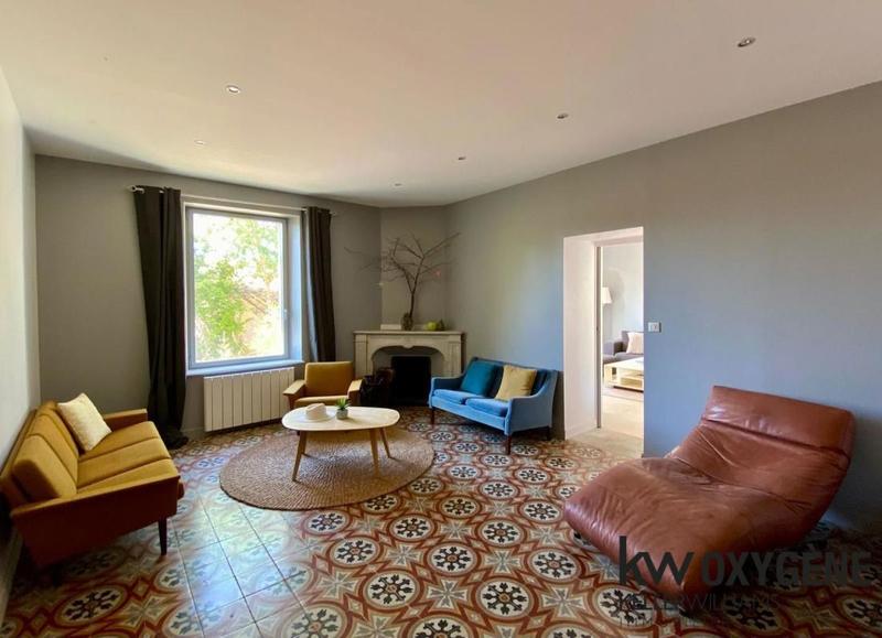 Maison - 240 m² - 8 pièces