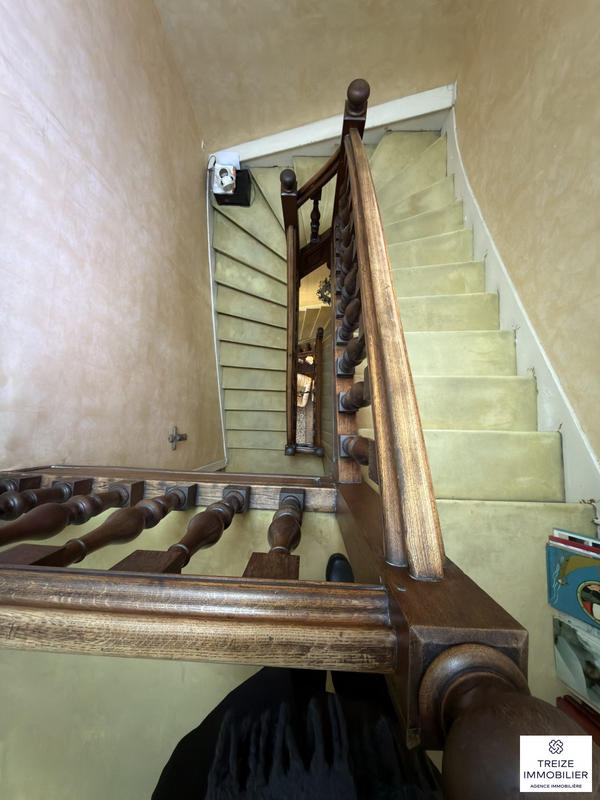 Maison - 280 m² - 7 pièces