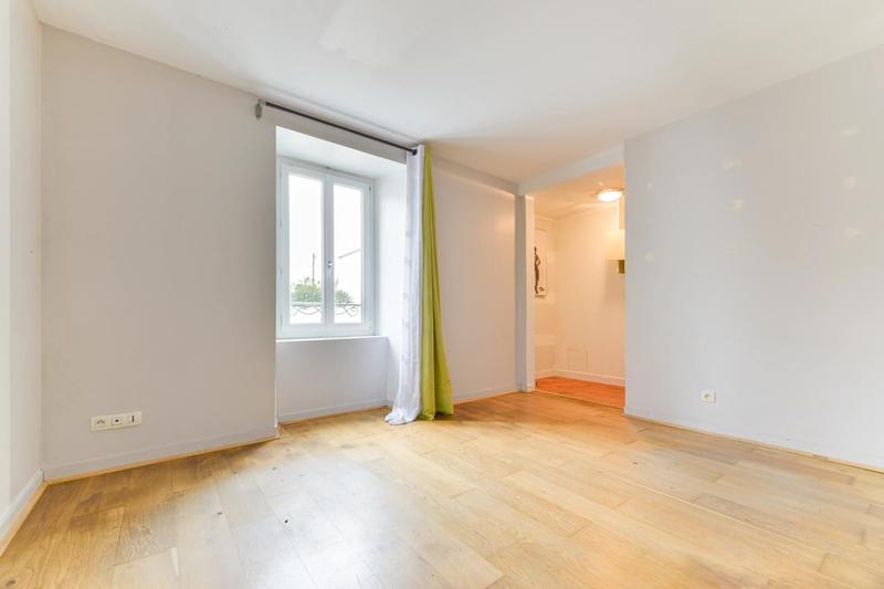 Maison - 180 m² - 8 pièces
