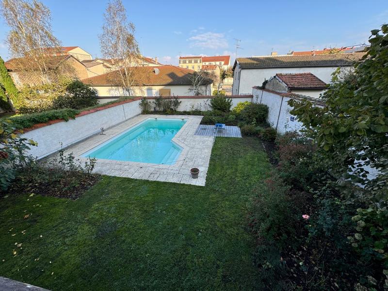 Maison de ville - 373 m² - 10 pièces