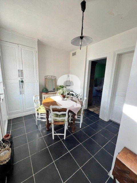 Maison - 180 m² - 8 pièces