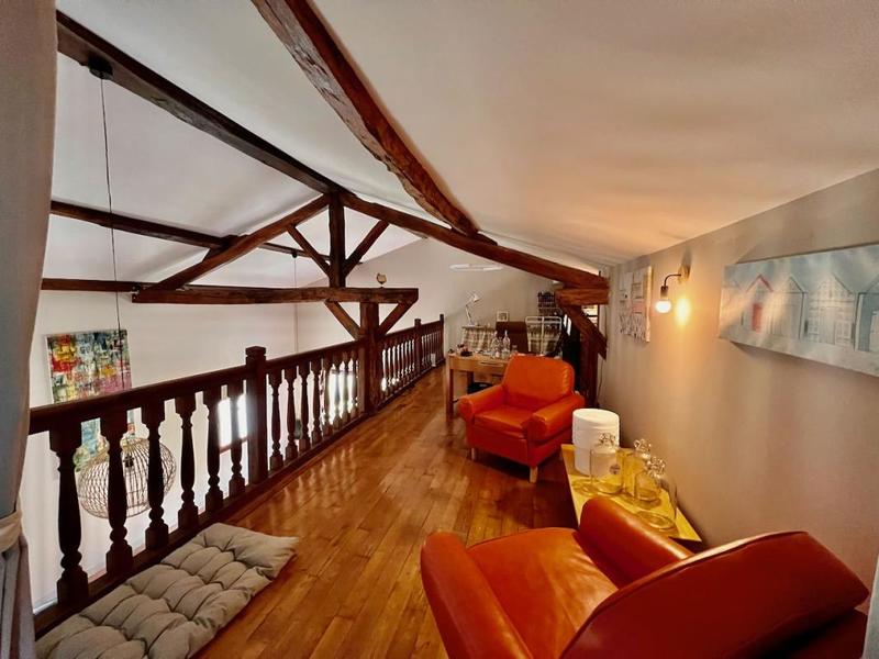 Maison - 231 m² - 7 pièces