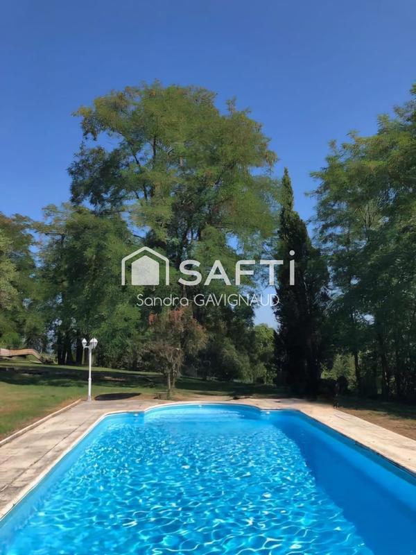 Maison - 370 m² - 12 pièces