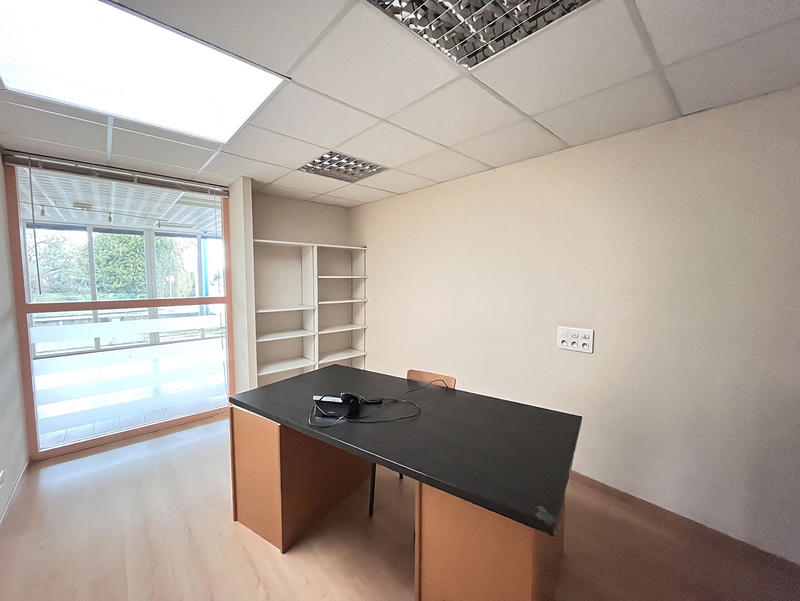 Bureau - 402 m²