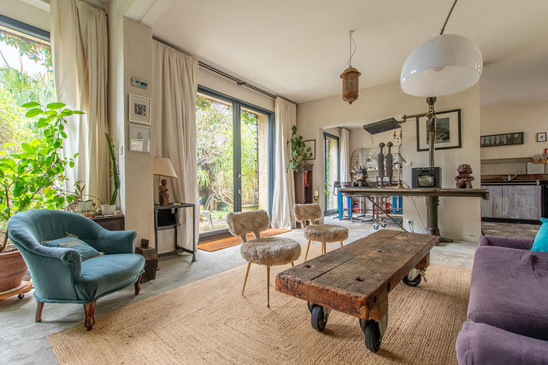 Maison - 235 m² - 9 pièces