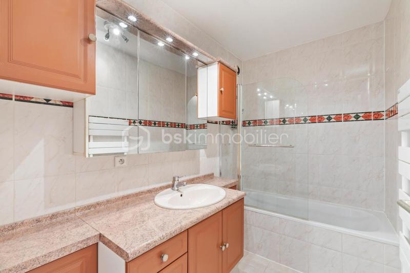 Appartement - 92 m² - 4 pièces