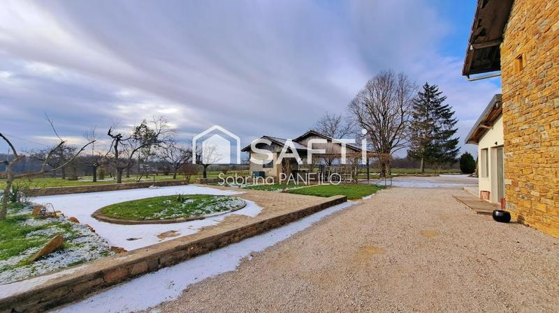 Maison - 200 m² - 9 pièces