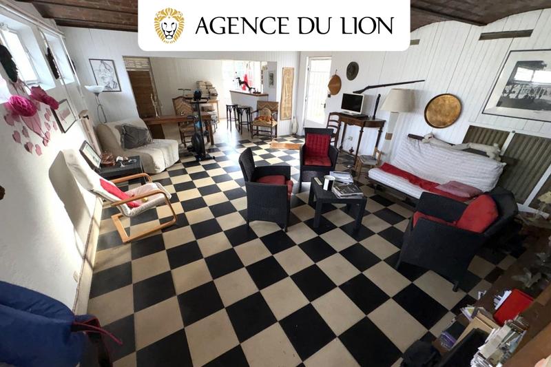 Maison - 198 m² - 8 pièces