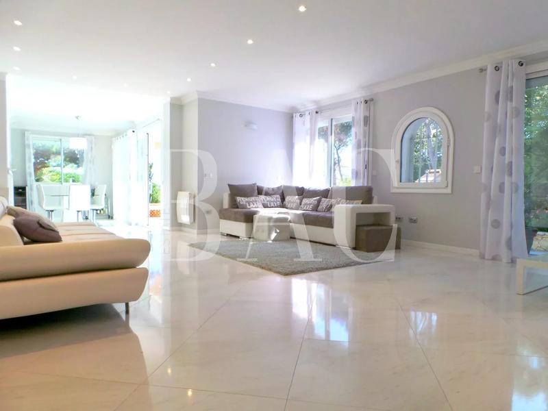 Villa - 550 m² - 14 pièces