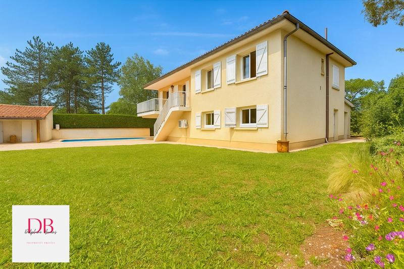 Maison - 92 m² - 5 pièces