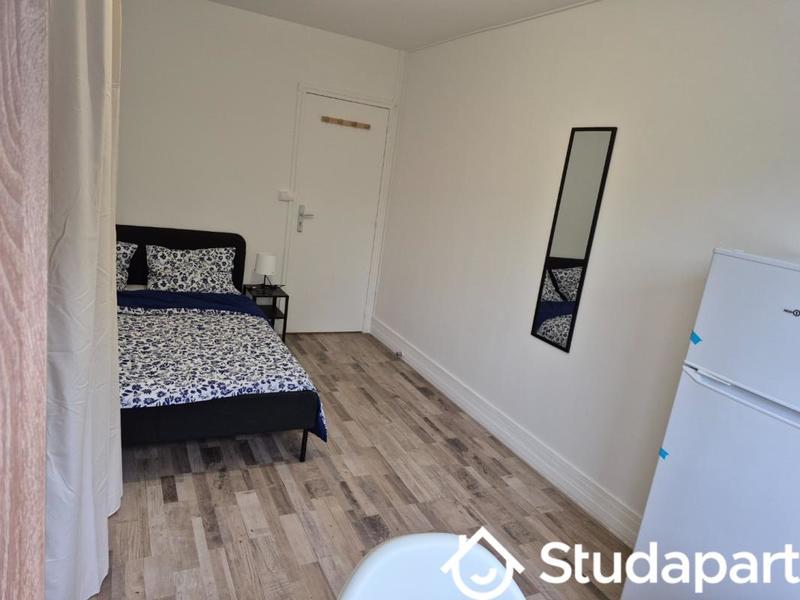 Chambre - 9 m² - 1 pièce