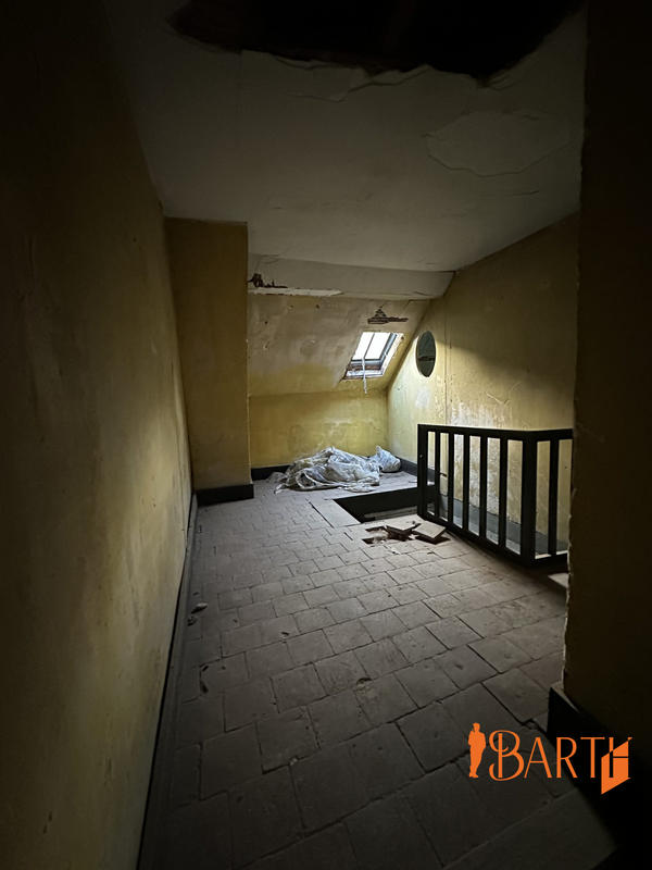 Loft - 95 m² - 4 pièces