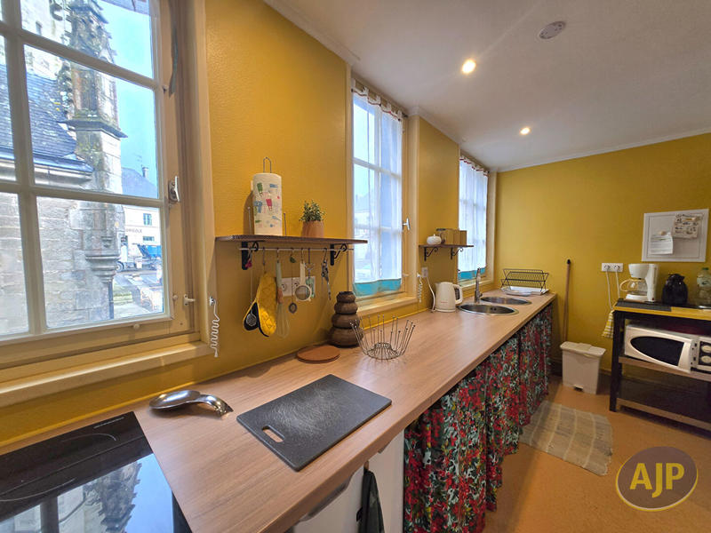 Immeuble - 32 m² - 7 pièces