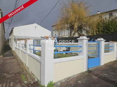 Maison traditionnelle - 88 m² - 4 pièces