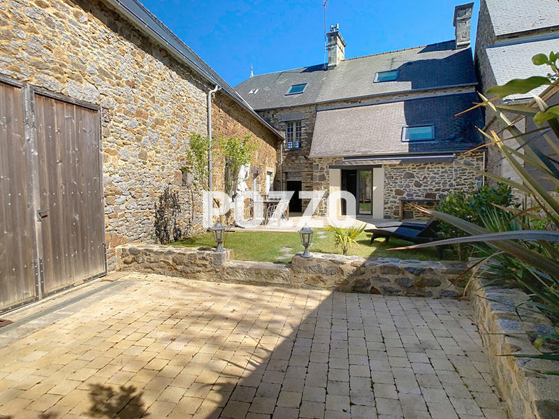 Maison - 380 m² - 11 pièces