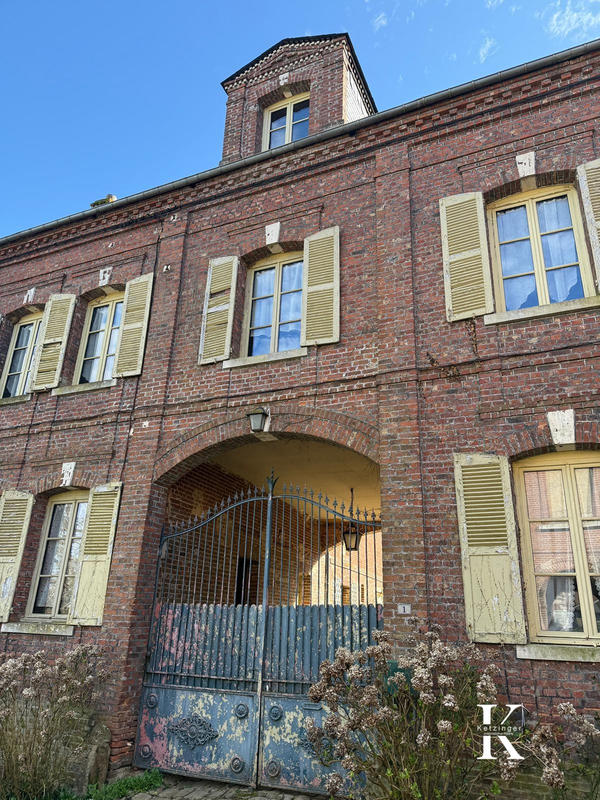 Maison ancienne - 296 m² - 7 pièces