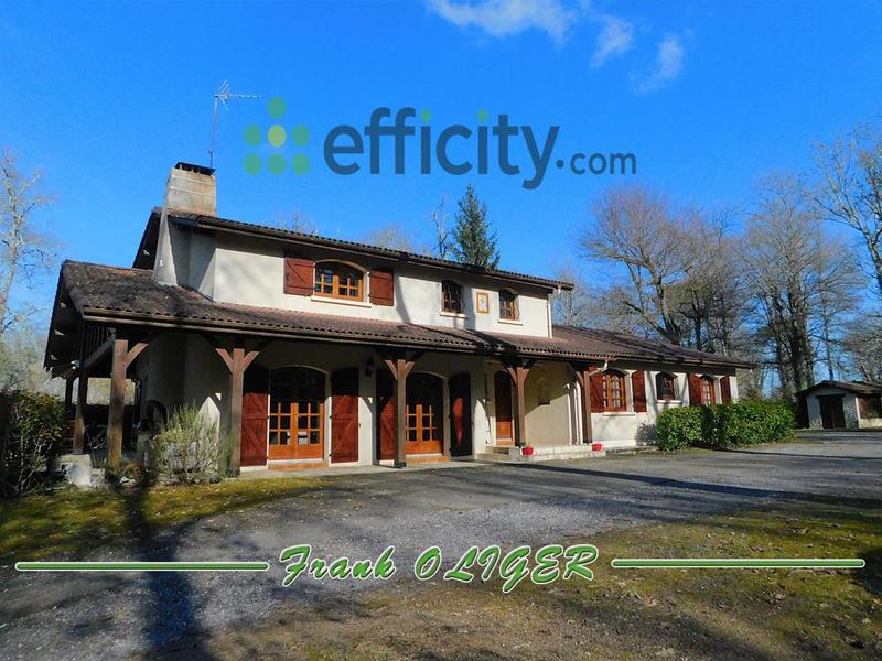 Maison - 300 m² - 11 pièces