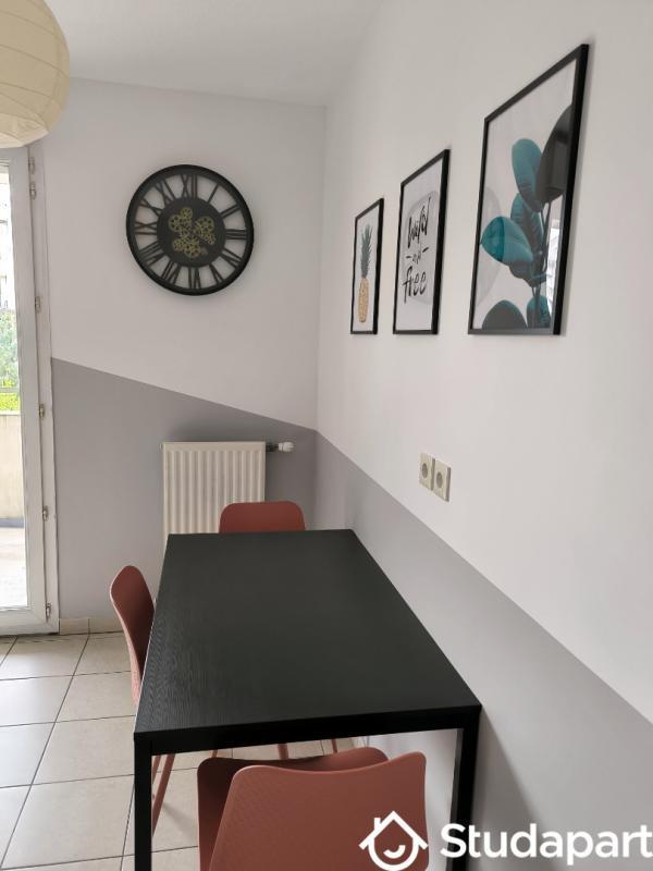 Chambre - 10 m² - 1 pièce