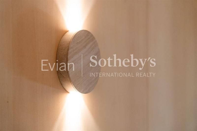 Maison - 225 m² - 9 pièces