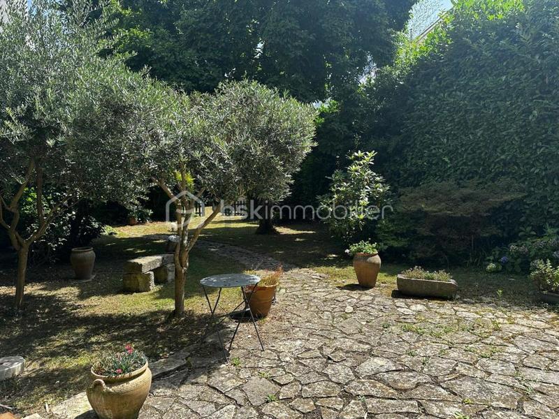 Maison de maîtres - 272 m² - 10 pièces