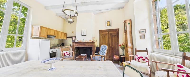 Demeure - 257 m² - 8 pièces