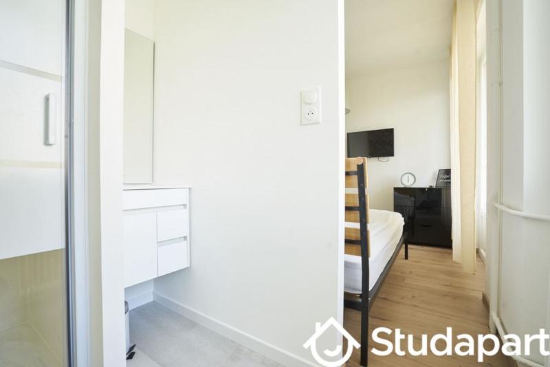 Chambre - 9 m² - 1 pièce