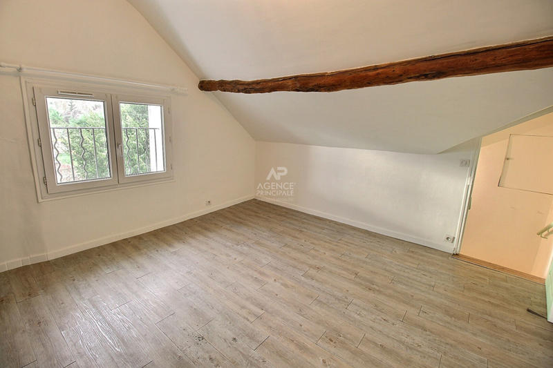 Maison - 180 m² - 6 pièces