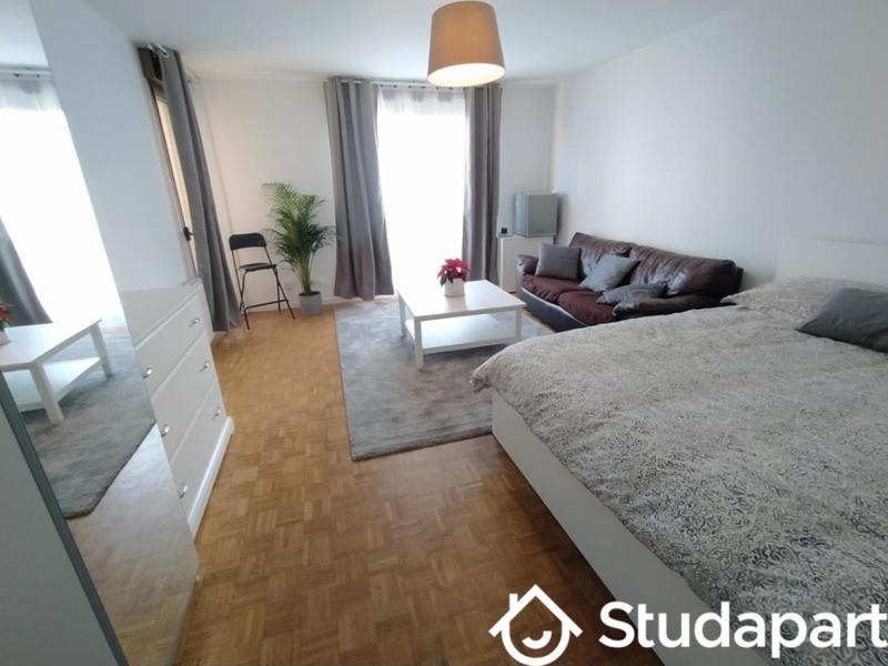 Chambre - 11 m² - 1 pièce